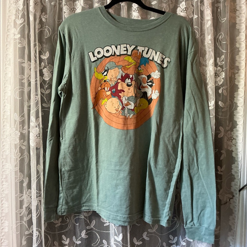 Warner Bros. Looney Tunes Green Long Sleeve Tee size medium